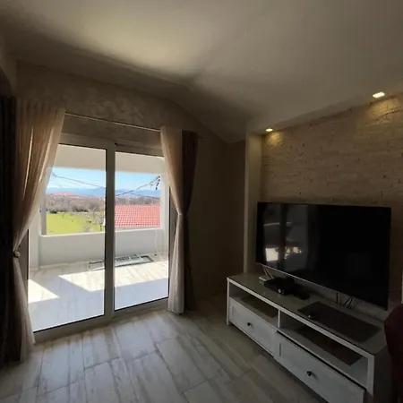 Cezar 2 Apartment *